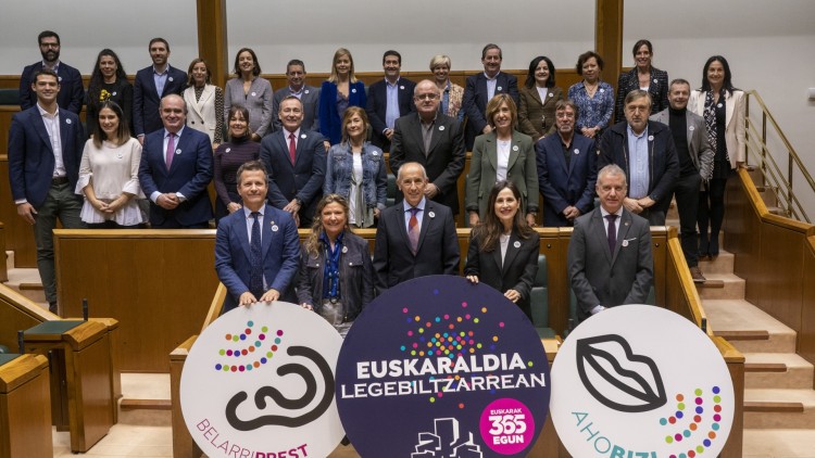 El grupo parlamentario de EAJ-PNV se une a Euskaraldia y crea su Arigune para facilitar el uso del euskera