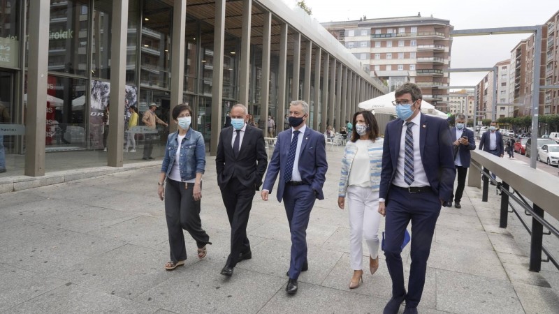 Iñigo Urkullu, Estefanía Beltran de Heredia, Beatriz Artolazabal, Ramiro González y Gorka Urtaran