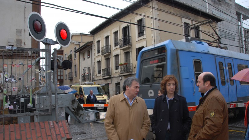 Andoni Ortuzar, Aitziber Irigoras y J. Arieta-Arau