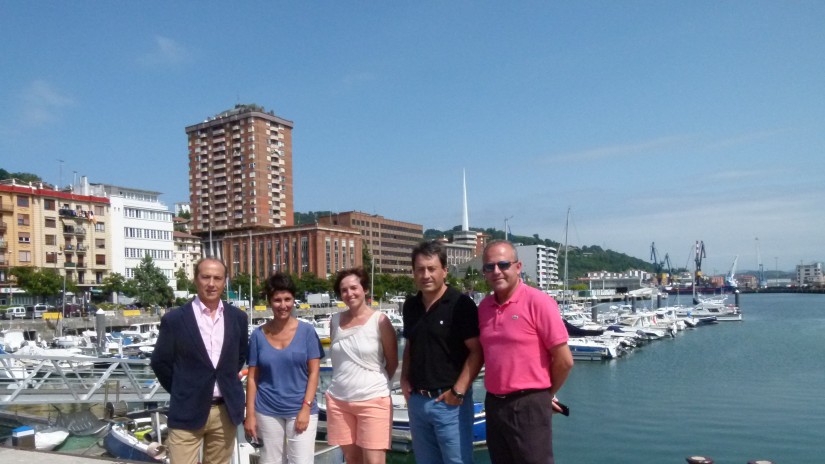 EAJ-PNV visita el puerto de Pasaia para mostrar su compromiso con Pasaialdea