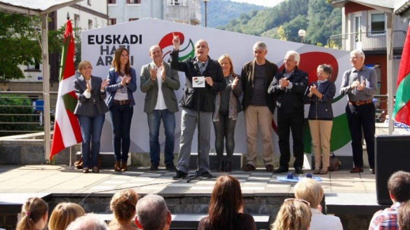 Egibar: “Para lograr un nuevo marco tenemos que pactar unos mínimos entre quienes creemos que el Pueblo Vasco existe y tiene derecho a decidir”