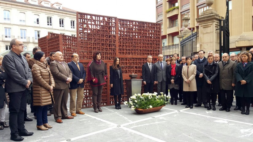 EAJ-PNV celebra el “Día de la Memoria” en el Parlamento Vasco