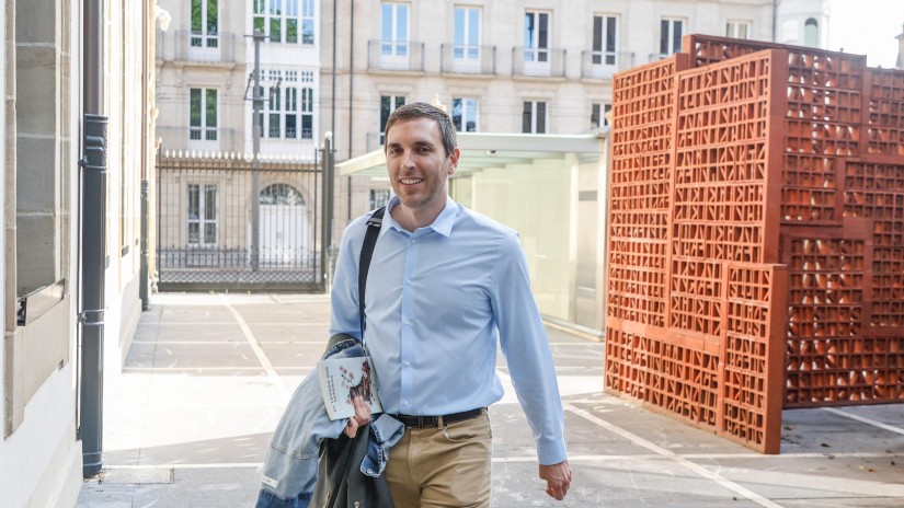 Amplio acuerdo en el Parlamento Vasco para condenar la agresión de Rusia contra Ucrania