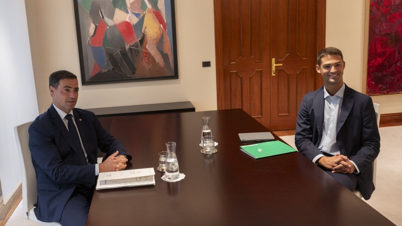 EAJ-PNV centra sus esfuerzos en reducir la burocracia en Euskadi para abordar retos como la vivienda y la atracción de las inversiones estratégicas