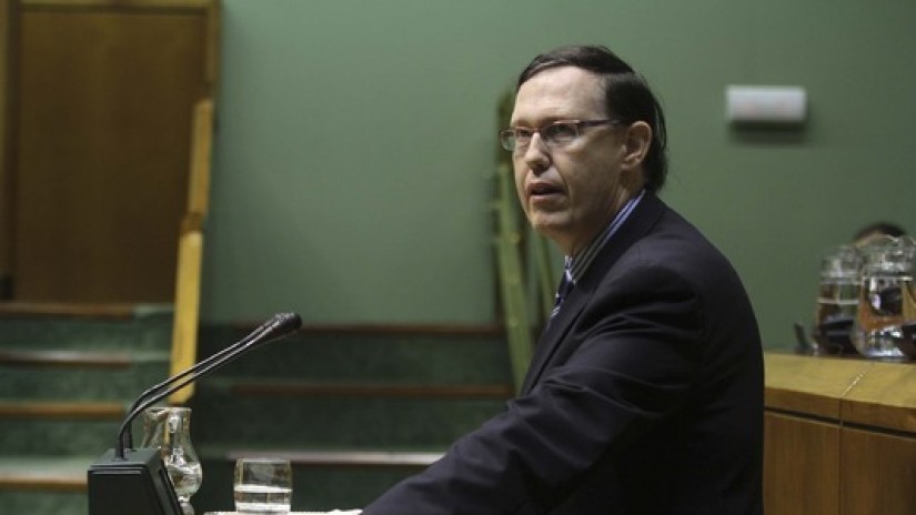 El Parlamento Vasco pide al Gobierno central que retire el decreto de reforma laboral