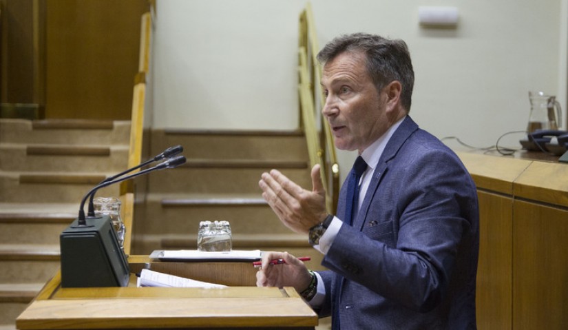 Jon Aiartza: “Es de justicia dar respuesta a la necesidad de los afectados por el amianto”