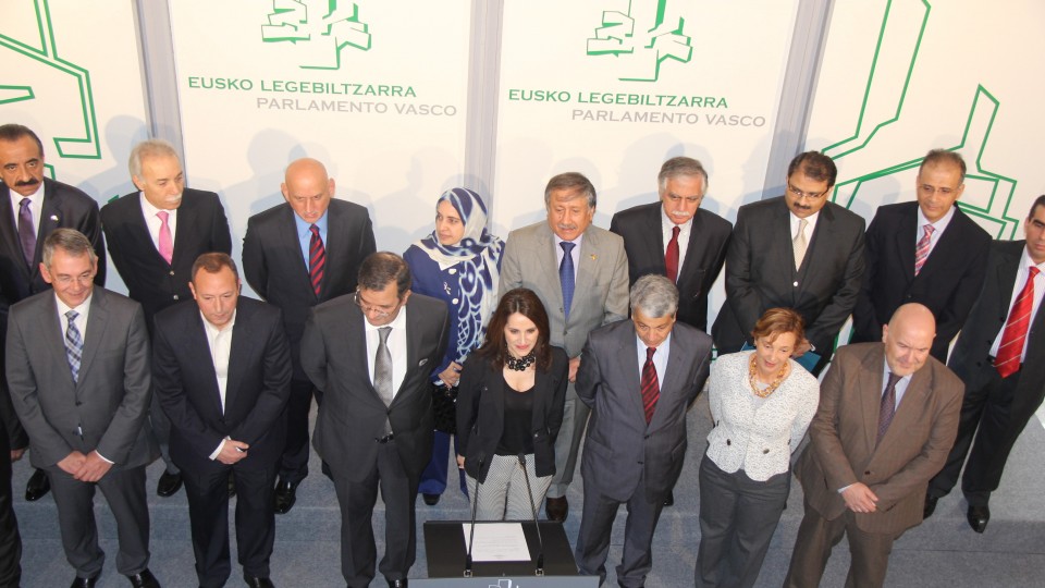 Visita al Parlamento de los embajadores de la Liga de los Estados Arabes