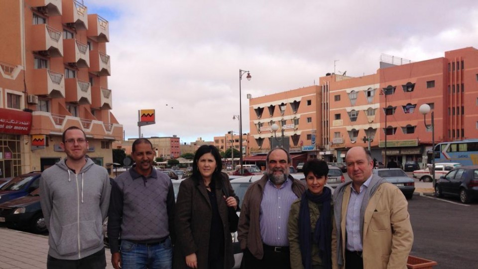 Maribel Vaquero, presidenta de la Comisión de Derechos Humanos y la parlamentaria Jone Berriozabal