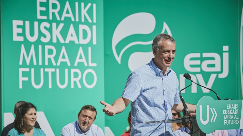 Urkullu se compromete en Laudio a “seguir acercando Euskadi a Europa” mientras otros están “entretenidos entre los oasis y los espejismos”