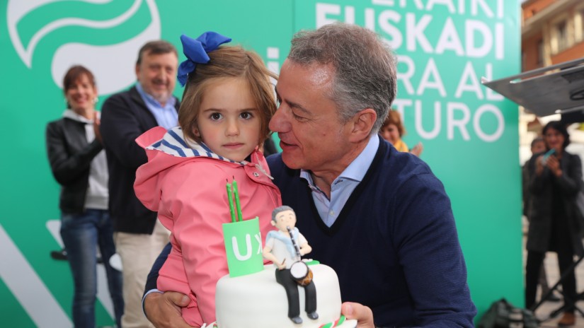 Urkullu compromete en Agurain “humildad y trabajo” porque lo mejor para Euskadi “está por llegar”